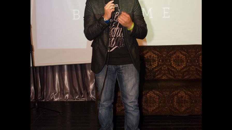 Jaime Viñas se aparta del pop, y va a la salsa