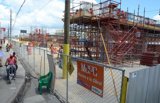 Choferes de concho se quejan de desvíos en la avenida Charles de Gaulle