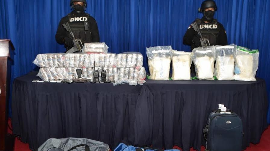 DNCD apresa hijo de Toño Leña con cargamento de 55 paquete de droga 