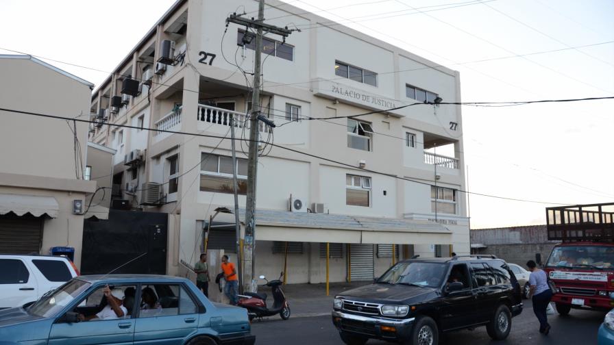 Tribunal dicta prisión contra hombre acusado atentado contra su pareja 