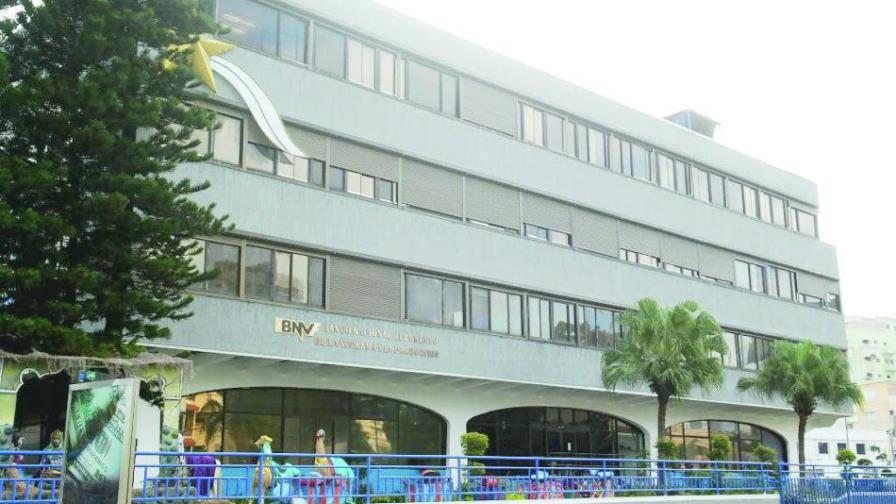 Danilo Medina designa una mujer en el BANDEX