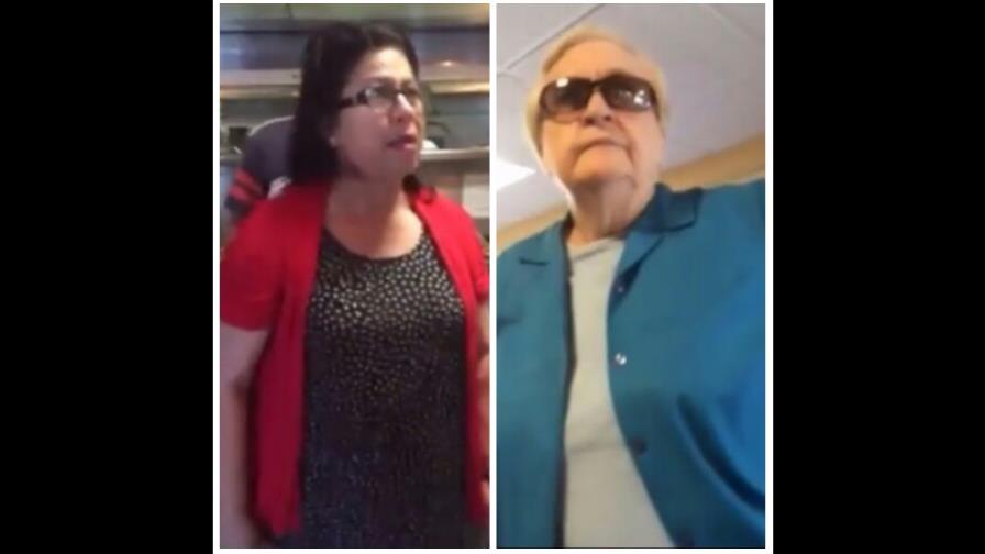 Norteamericana insulta a salvadoreña por hablar español 