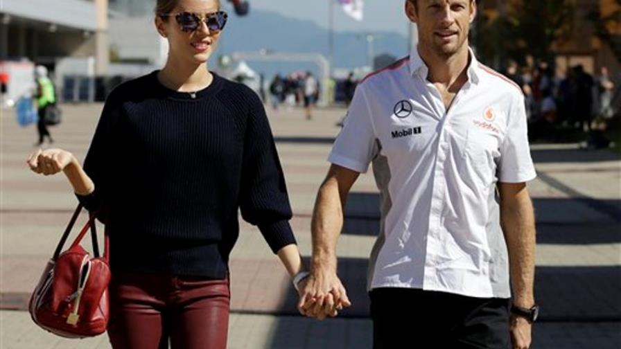 Roban a piloto Jenson Button en la Riviera Francesa 