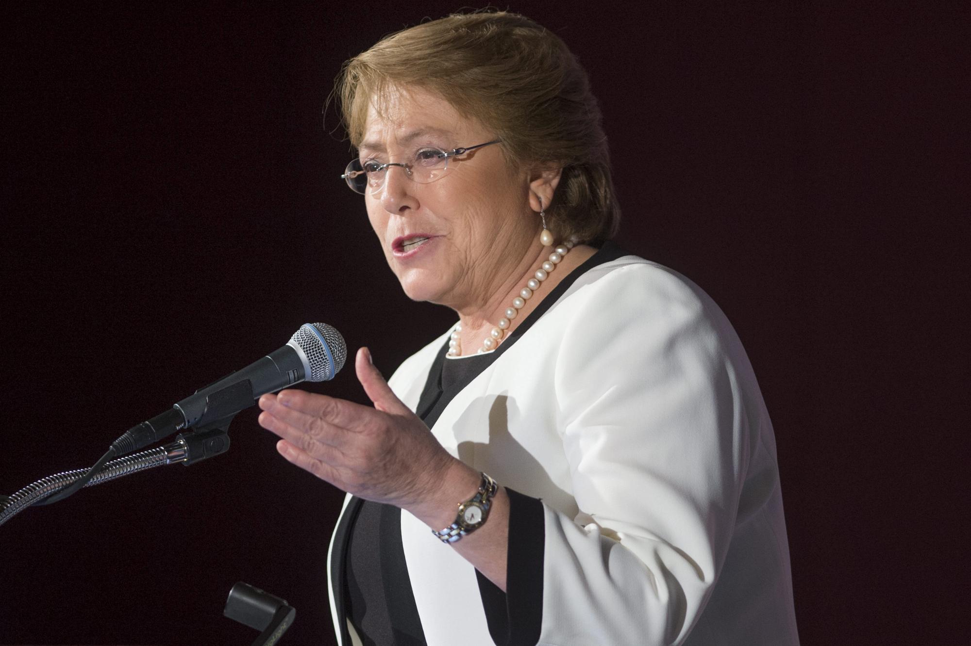 La presidenta chilena, Michelle Bachelet, pronuncia un discurso en la Cámara de Comercio de Washington, Estados Unidos, el 1 de julio del 2014. 