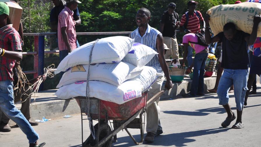 Haitianos acuden en masa al mercado de Dajabón