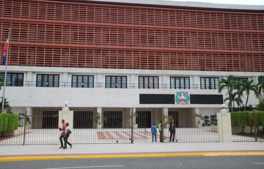 Redistribución diputados proyecta desequilibrio
Población del Gran Santo Domingo genera desequilibrio en la Cámara de Diputados