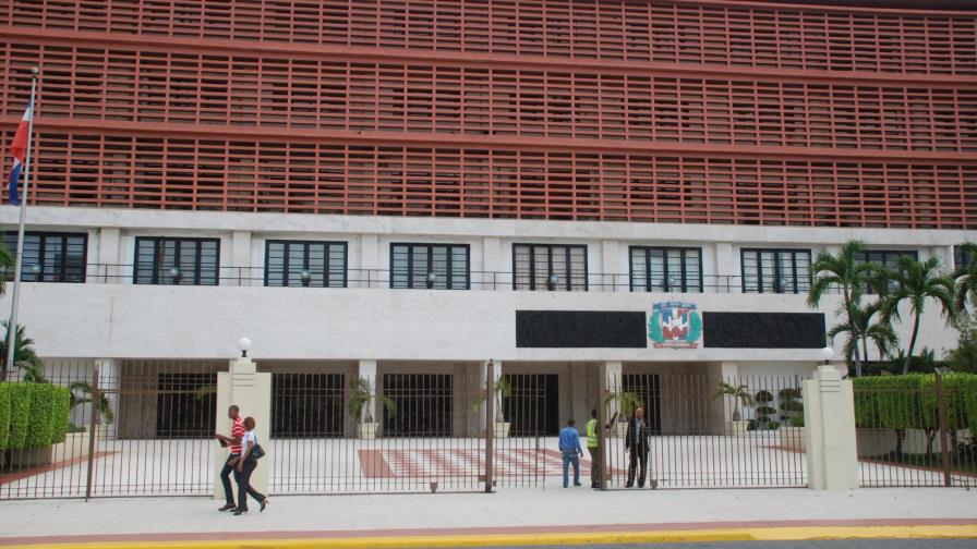 Redistribución diputados proyecta desequilibrio
Población del Gran Santo Domingo genera desequilibrio en la Cámara de Diputados