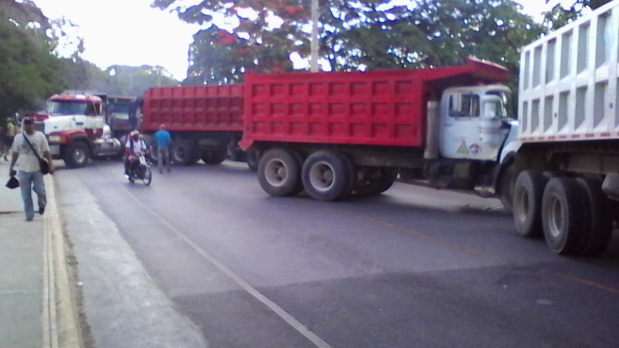 Camioneros dejan sin efecto protesta tras la mediación de procurador de la Corte de Apelación de San Pedro 