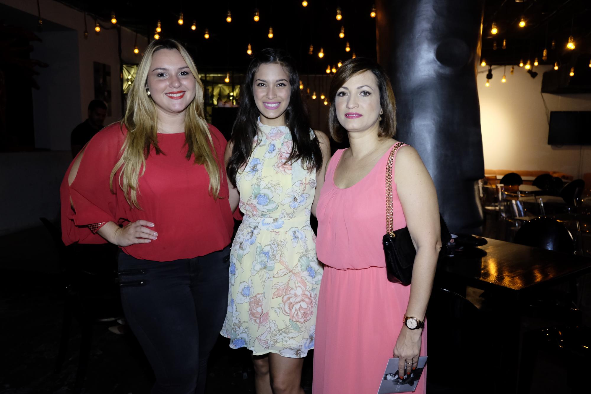 Katiuska Licairac, Paula y Yanira Ferry. 