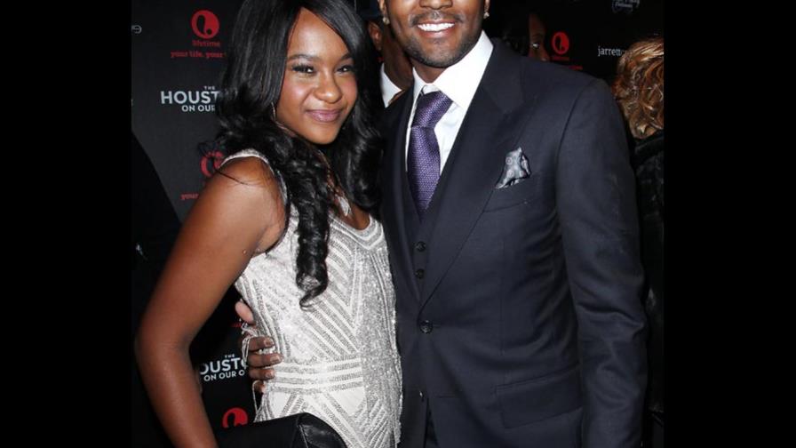Acusan al novio de Bobbi Kristina de contribuir con su muerte