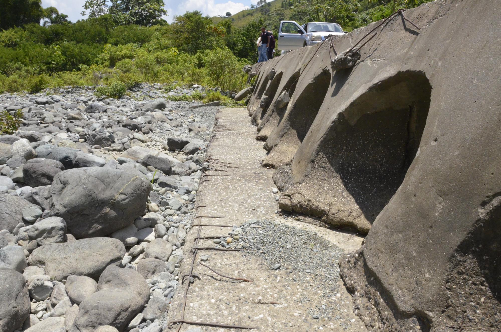 Cauce del río Duey, en el municipio de Villa Altagracia, cuya sequía ha afectado el sistema de acueducto del mismo nombre y por ende la distribución de agua en las comunidades de Santo Domingo Oeste.