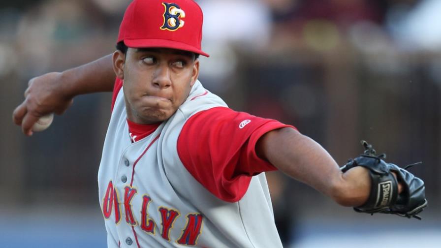 El lanzador dominicano Dawrin Frías pasó de los Mets a los Atléticos de Oakland