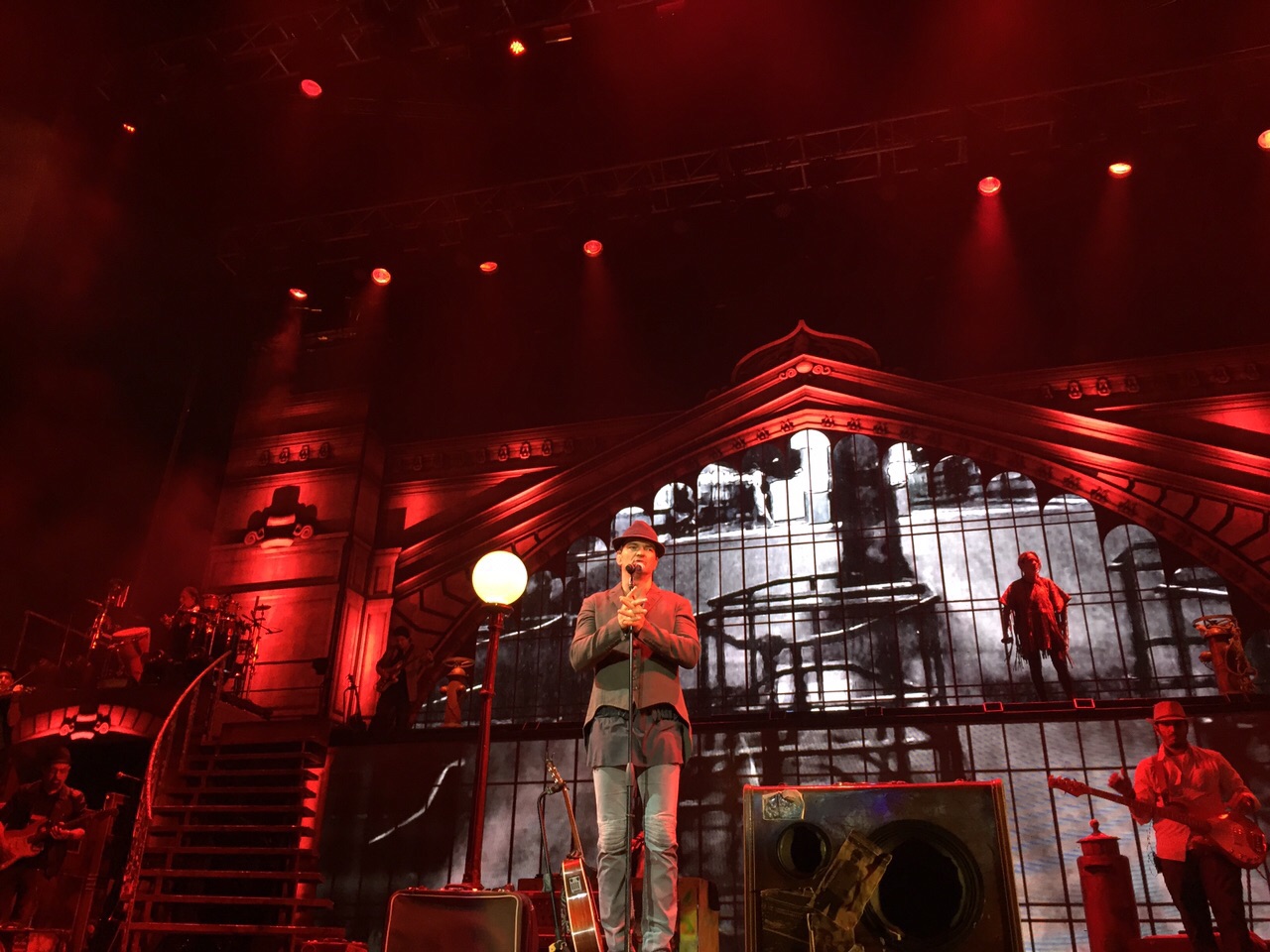 Una acertada escenografía 