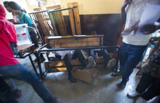 Poca asistencia y problemas en las primeras horas de votación en Haití