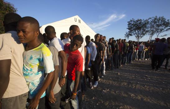 Poca asistencia y problemas en las primeras horas de votación en Haití