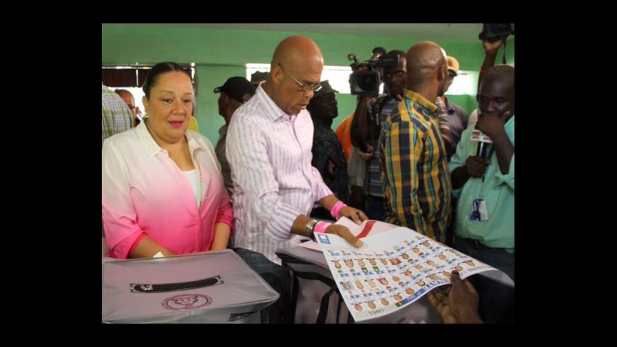 Crece la tensión a medida que avanza jornada electoral en Haití