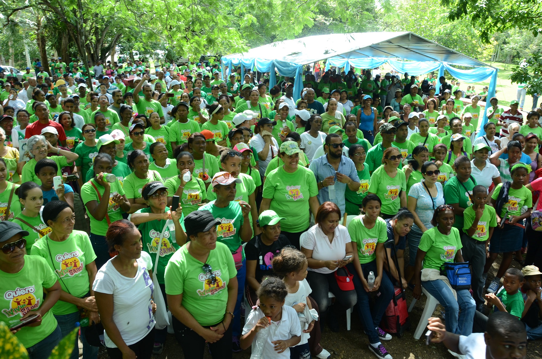 SANTO DOMINGO.- Cerca de dos mil caminantes participaron en la actividad “Quiero vivir sano” que patrocinaron Iglesia Adventista del Séptimo Día y la Asociación Dominicana de Profesionales y Adventista de la Salud, este domingo 9 de agosto del 2015, en el Jardín Botánico del Distrito Nacional, en República Dominicana.