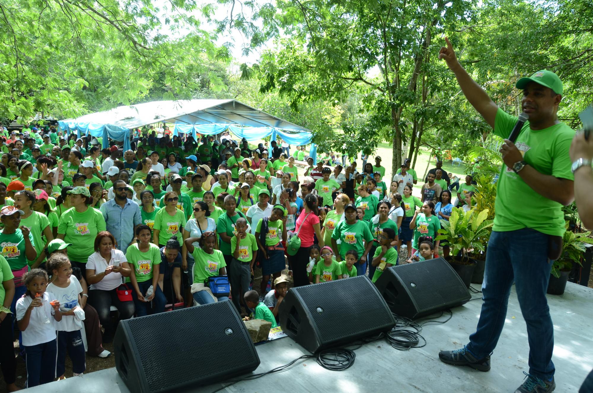 SANTO DOMINGO.- Miles de dominicanos caminaron en el Jardín Botánico del Distrito Nacional, en República Dominicana, bajo la iniciativa “Quiero vivir sano”, destinada a concienciar sobre los hábitos de vida saludable. La iniciativa fue patrocinada por la Iglesia Adventista del Séptimo Día y la Asociación Dominicana de Profesionales y Adventista de la Salud