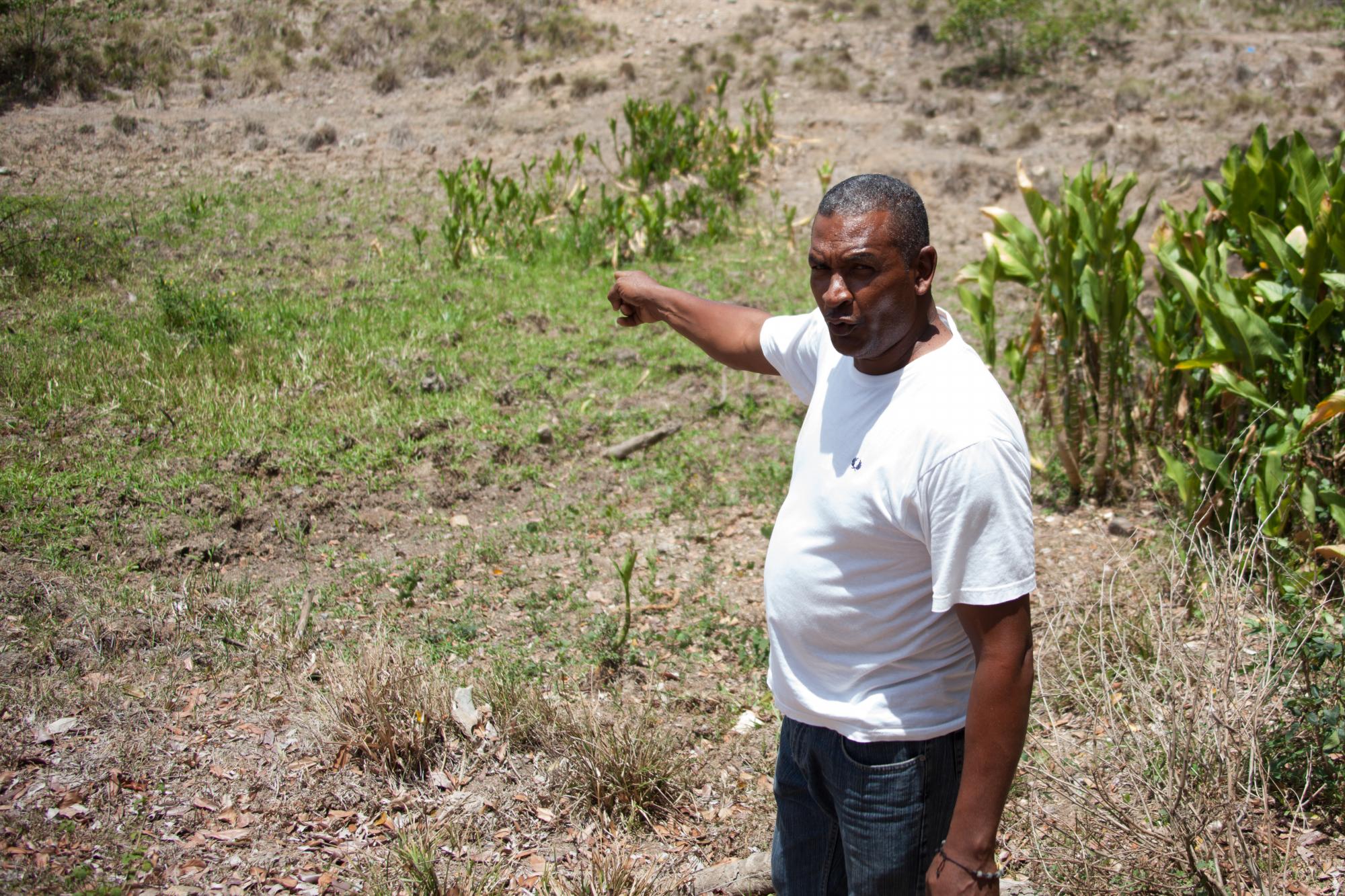 Las lagunas de la tierra de Adolfo se secaron hace meses. 