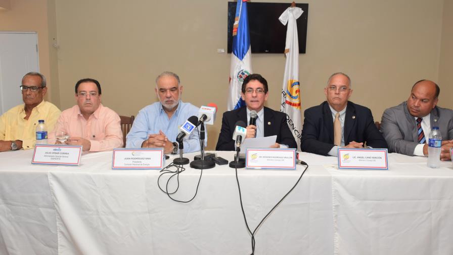 Superintendencia de Electricidad baja la tarifa eléctrica en Las Terrenas hasta en 7 pesos Superintendencia de Electricidad baja la tarifa eléctrica en Las Terrenas hasta en 7 pesos