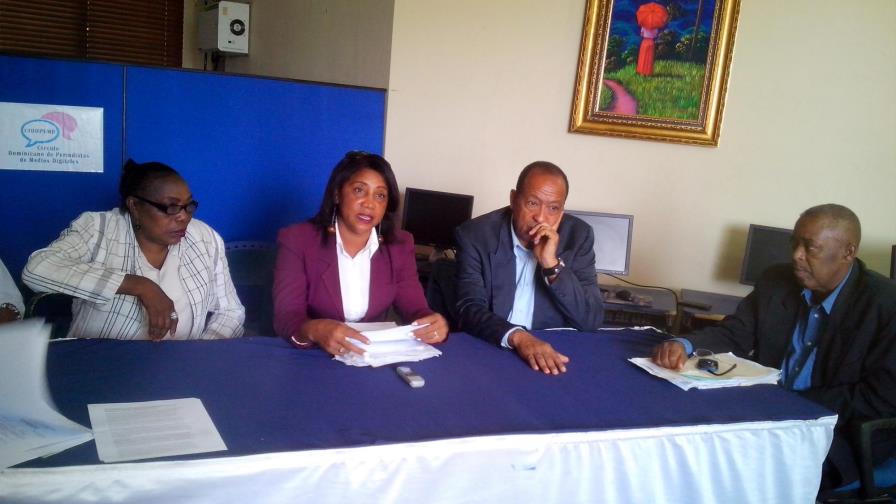 Piden indagar desalojos terrenos en Boca Chica