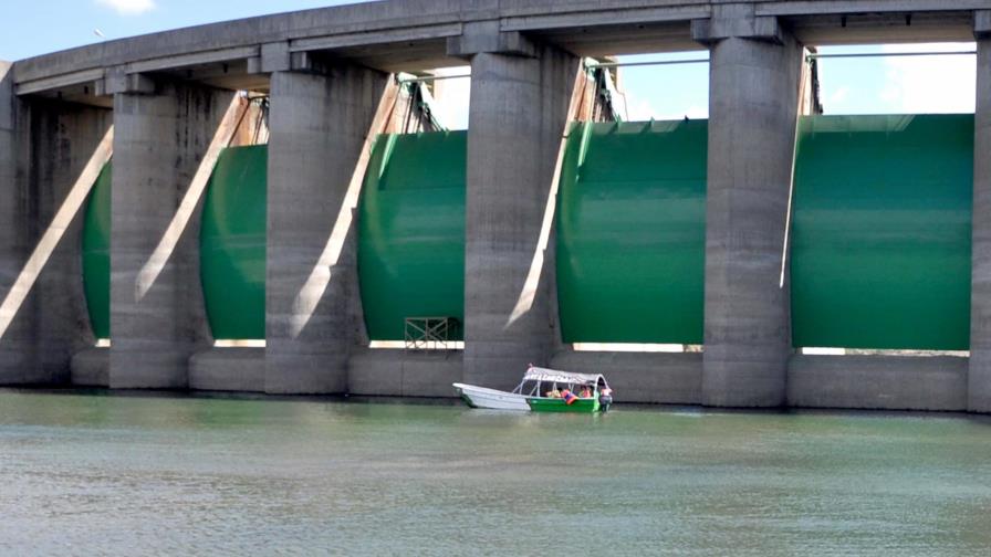 Persiste la crisis del suministro de agua potable en Santiago