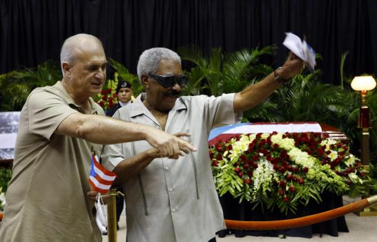 Puerto Rico da último adiós al músico Raphy Leavitt Puerto Rico da último adiós al músico Raphy Leavitt