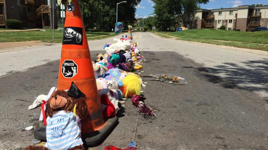 Ferguson espera el fin del estado de emergencia tras un martes en paz Ferguson espera el fin del estado de emergencia tras un martes en paz