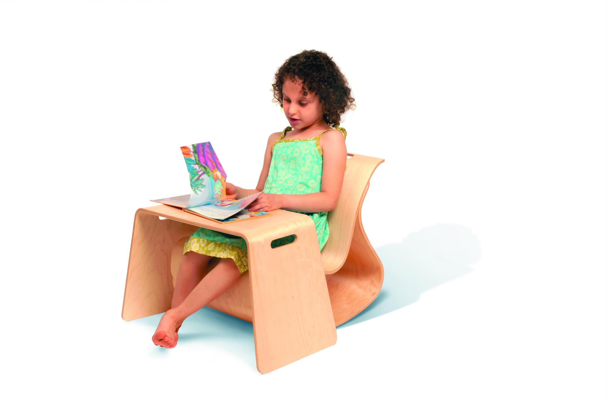 La arquitecta y diseñadora norteamericana de muebles Lisa Albin, con su colección Iglooplay, combina perfectamente la ergonometría y la sostenibilidad. 