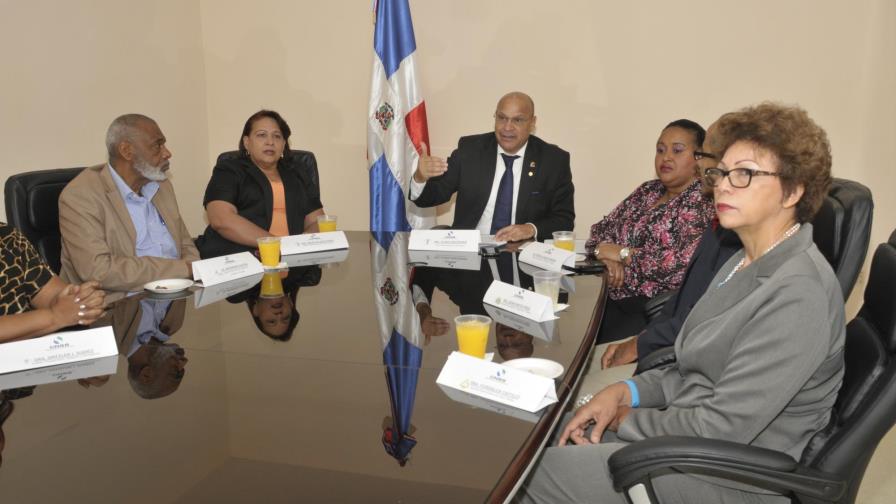 Gremios piden al sector sindical retomar trabajos en el CNSS 