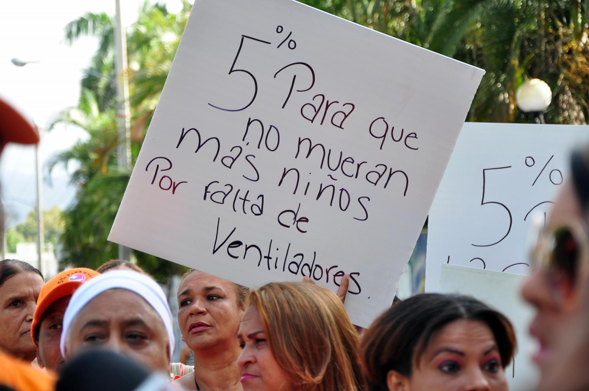 Las enfermeras se concentraron en la calle Sabana Larga. frente al hospital.
