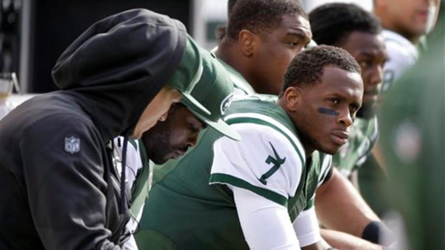 El quarterback Geno Smith se somete cirugía por mandíbula fracturada 