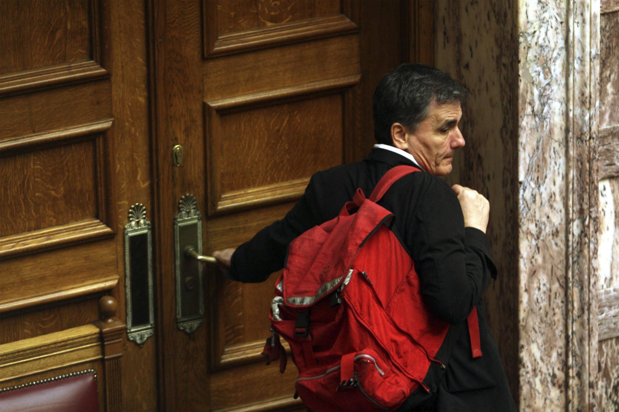 El ministro griego de Finanzas, Euclides Tsakalotos, durante una sesión en el Parlamento de Atenas, Grecia, el 13 de agosto de 2015.