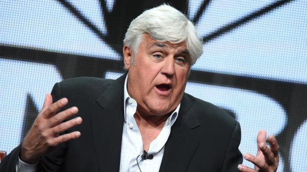 El comediante Jay Leno sufre quemaduras graves por el incendio de un vehículo