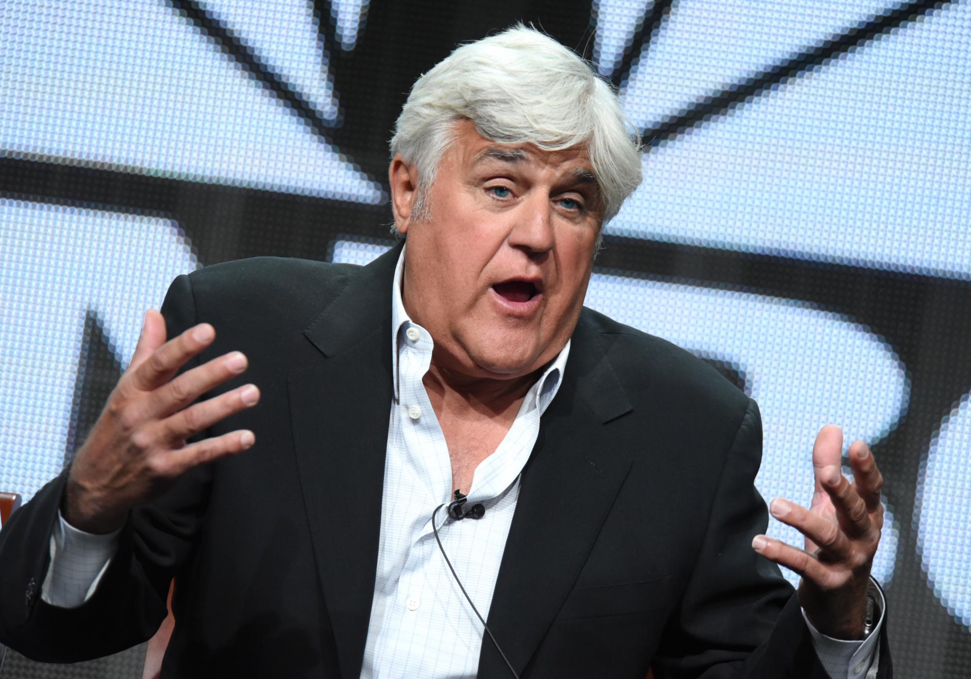 El comediante Jay Leno sufre quemaduras graves por el incendio de un vehículo