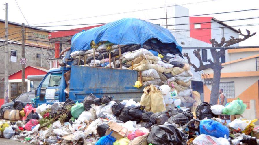 Buscan mejorar contratos de recogida de basura