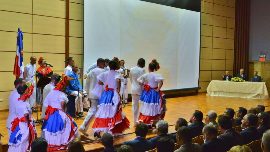 Soto Jiménez presenta obra sobre refranero popular   