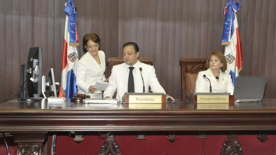 La soberanía matizó discursos en juramentación bufetes CN
La soberanía matizó discursos en juramentación de bufetes del Congreso Nacional