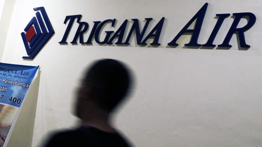 Encuentran los restos del avión indonesio desaparecido en Papúa