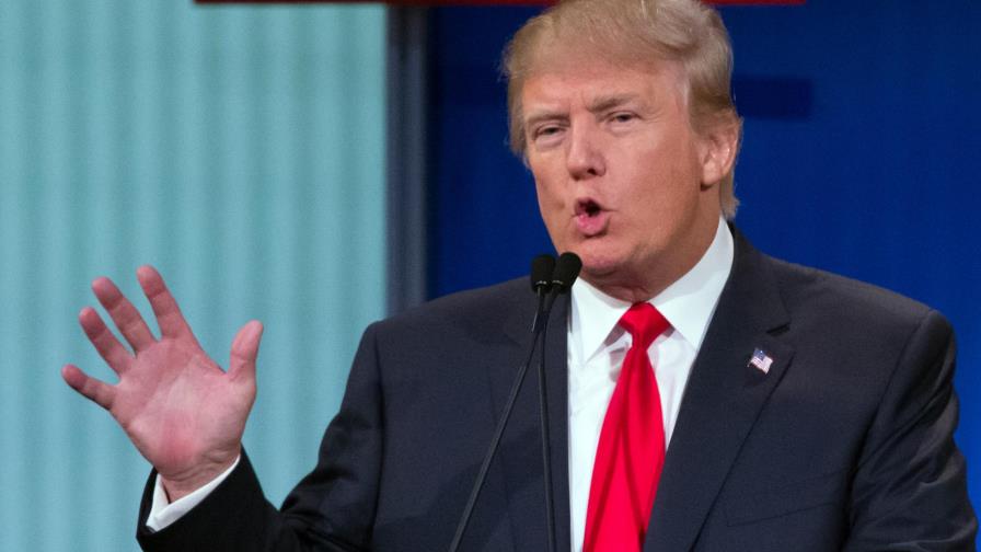 Donald Trump dice que inmigrantes clandestinos tienen que irse de EEUU