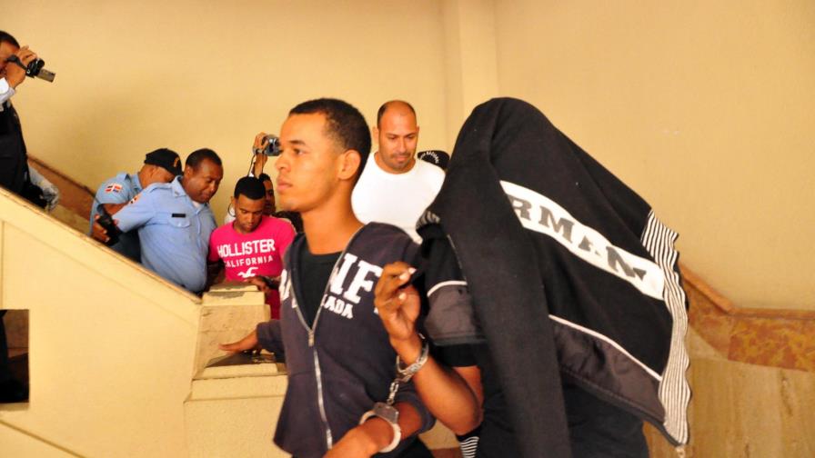 Se reservan fallo caso cuatro agentes acusados de robo de dólares