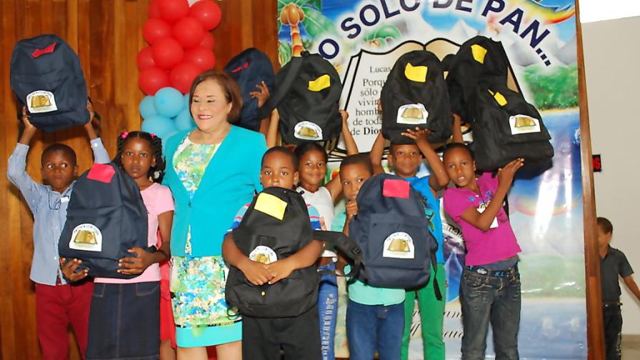 Fundación cristiana: “Con tu ayuda puedo estudiar”