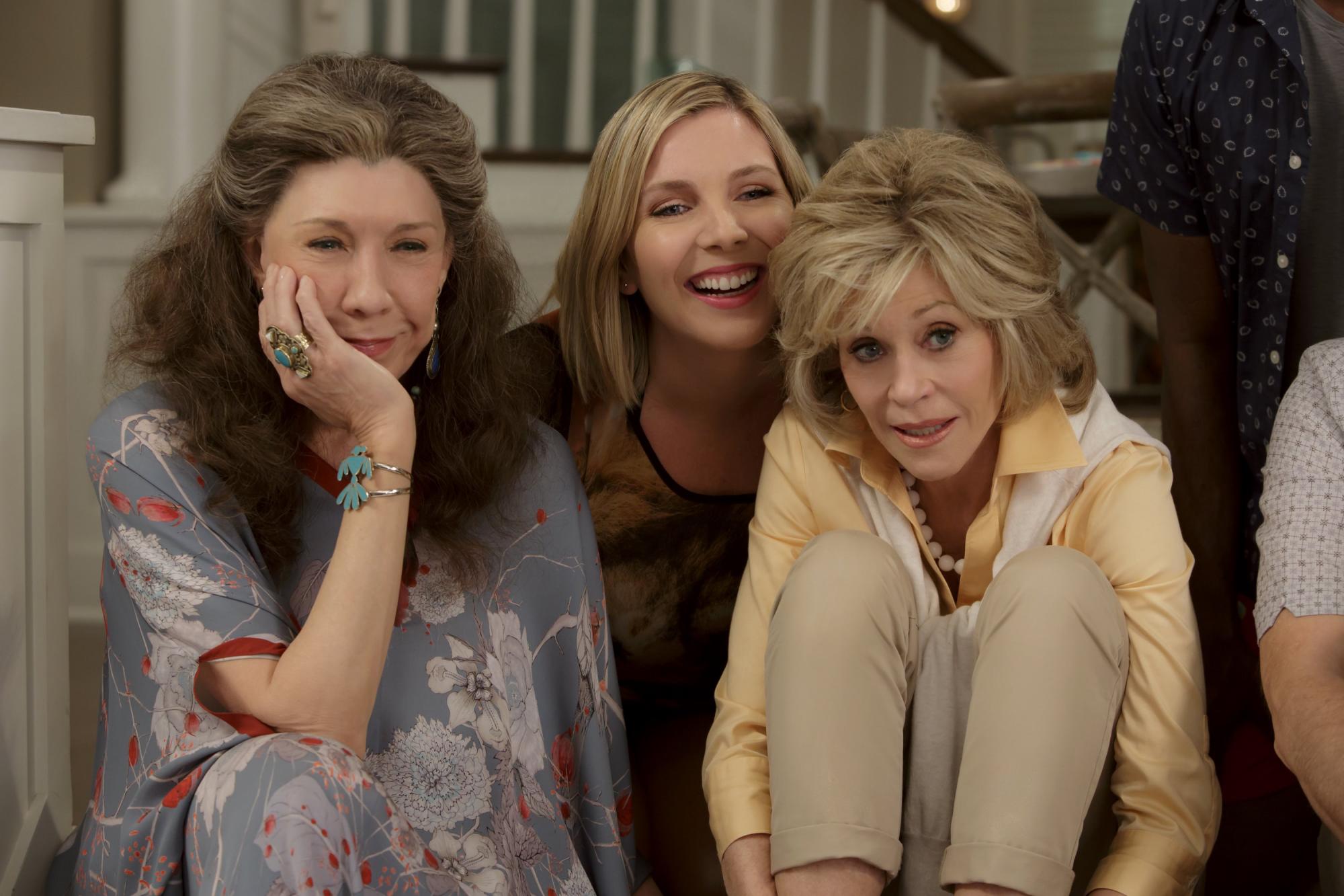 Lily Tomlin, June Diane Raphael y Jane Fonda en Grace and Frankie.