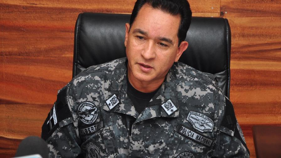 Imponen tres meses prisión  4 policías por robo dólares