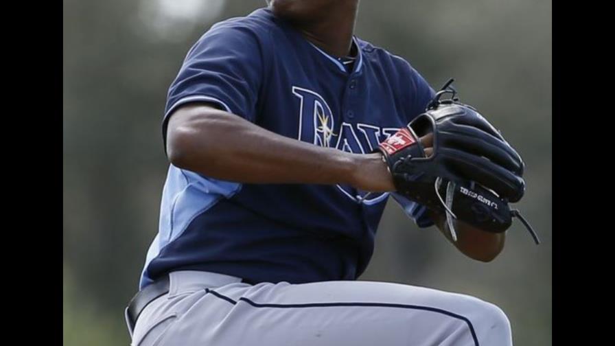 Dominicano Enny Romero está en Grandes Ligas con Kansas