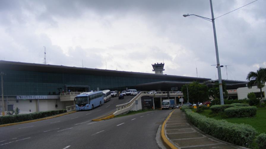 Multas de AMET crean inconvenientes en el AILA