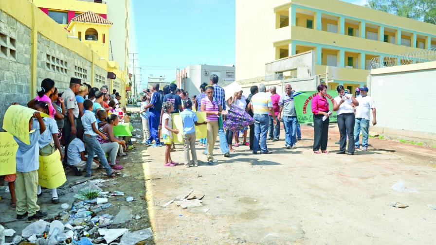 En Villa Consuelo demandan terminación de escuela
