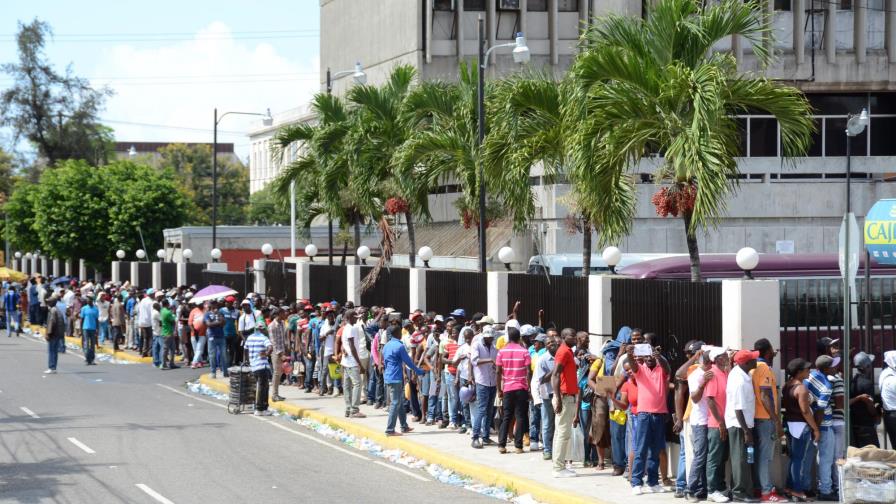 Entre el manicomio y el cementerio