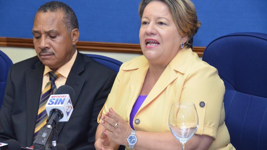 Onamet dice “Danny” podría convertirse en huracán hoy 