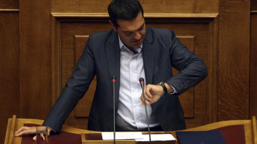 Grecia recibirá 23,000 millones de euros del primer tramo de ayuda, tras aprobación de la eurozona Grecia recibirá 23,000 millones de euros del primer tramo de ayuda, tras aprobación de la eurozona